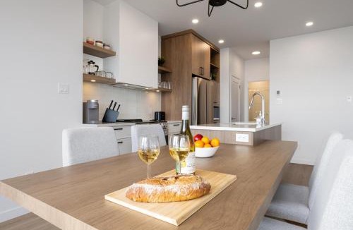Petite-Riviere-Saint-Francois Apartment | Panorama 1251