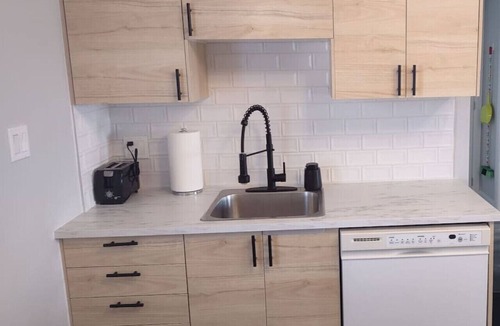 Quartier 5-4 Apartment | Panache Royale 2.