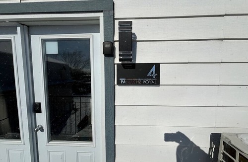 Quartier 5-4 Apartment | Panache Royale 4.