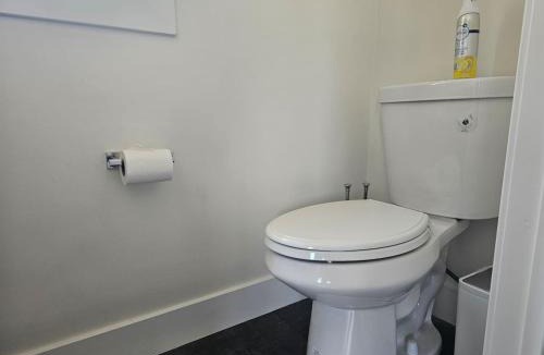 Forked River Boat Rental | Panama Float Home Riverfront Fire Pit