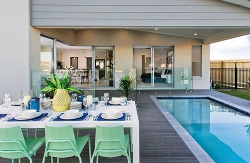 Mountain Creek House | Panama Rivera - Waterfront