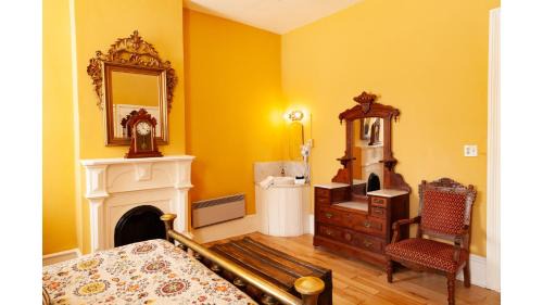 Cimarron Hotel | Pancho Griego - Historic Hotel Room