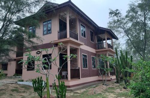 Kampung Penarik Resort | Pandan Laut Beach Resort