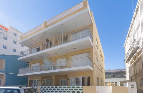 Miramar House | PANDORA 2 - Apartment with terrace in Playa De Miramar.