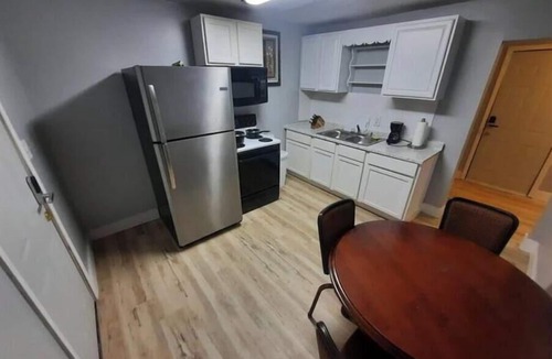 West Columbus Apartment | Pangaea!n