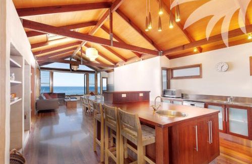 Blueys Beach House | Panorama - Absolute Beachfront