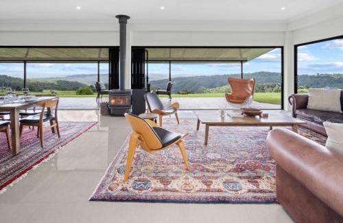 Bald Knob Apartment | Panorama Farm - 3BD Hinterland Hideaway