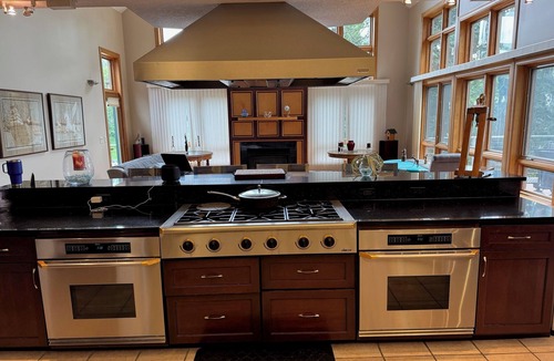 Panora House | Panorama Lake House Retreat - Sleeps 12