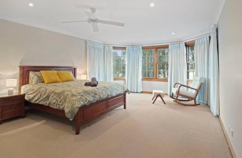 Charmhaven House | Panorama Shores