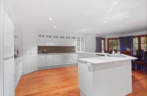 Charmhaven House | Panorama Shores