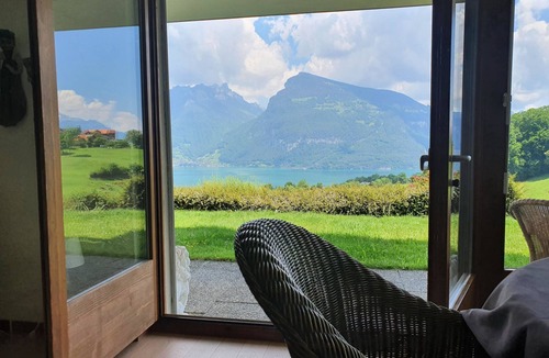 Krattigen Apartment | Panoramaferienwohnung Waldkircher by Interhome