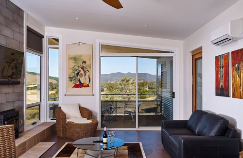 Myrtleford Villa | Panoramia Villas - exquisite views