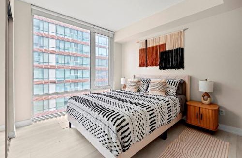Church and Wellesley Apartment | Panoramic 2 Bedroom plus Den Condo Yonge Street Downtown Toronto