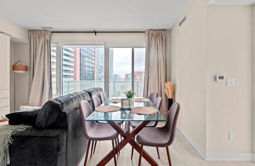 Church and Wellesley Apartment | Panoramic 2 Bedroom plus Den Condo Yonge Street Downtown Toronto