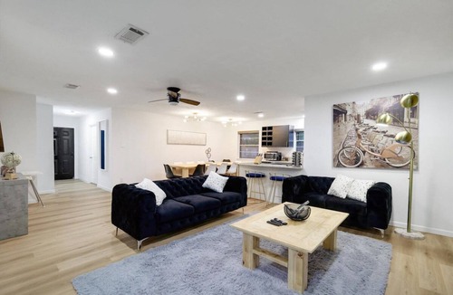 White Rock Hills Cottage | Panoramic 4BR 3B Home With Pool, Grill, Sauna & Game Room