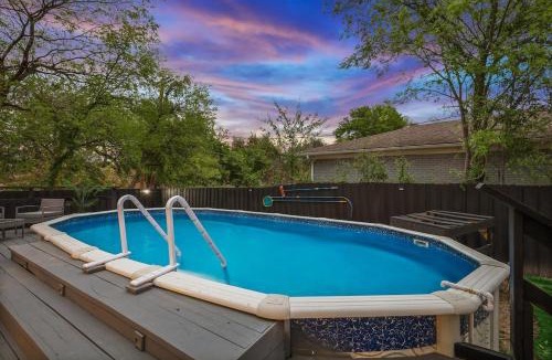 White Rock Hills House | Panoramic 4BR 3B Home with Pool Grill Sauna & Game Room