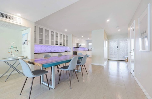 Solana Beach Condo | Panoramic Beach | Pool, Spa, Pickleball, Coffee Shops