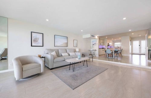 Solana Beach Condo | Panoramic Beach | Pool, Spa, Pickleball, Coffee Shops