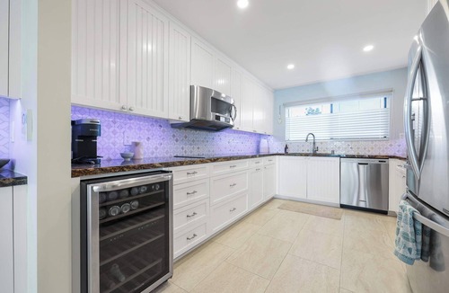 Solana Beach Condo | Panoramic Beach | Pool, Spa, Pickleball, Coffee Shops