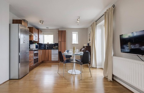 Docklands Apartment | Panoramic Docklands Home