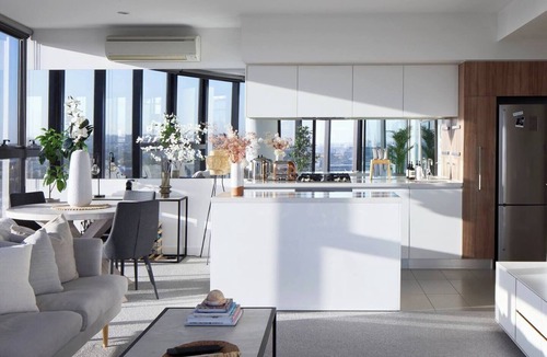 South Yarra Apartment | Panoramic Elegance Stylish off Chapel St with Pool