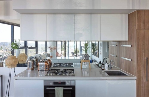 South Yarra Apartment | Panoramic Elegance Stylish off Chapel St with Pool