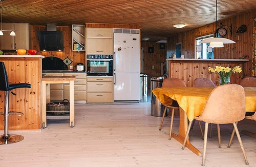Ronbjerg House | Panoramic Fjord Retreat with Spa Bath