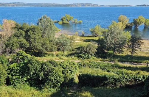 Granite Bay House | Panoramic folsom lake views. 2-bedroom house with AC in charming Granite Bay