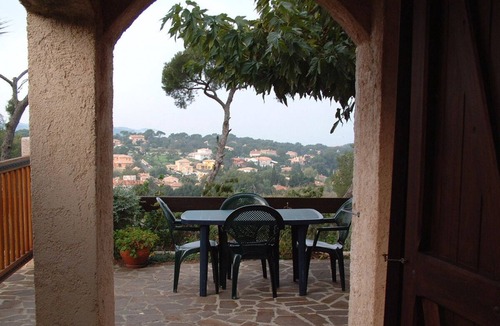 Six-Fours-les-Plages House | Panoramic sea view gîte