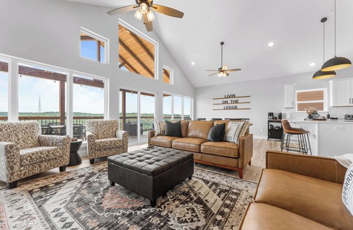 Kimberling City Cabin | Panoramic Lake&Mtn View, Private HotTub & Firepit!
