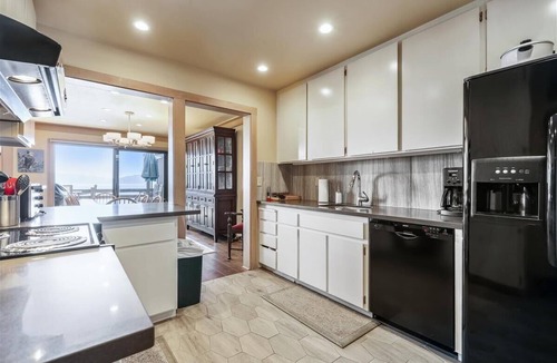 Tahoe City Condo | Panoramic Lake Views & Modern Comfort - Spacious Rocky Ridge #37