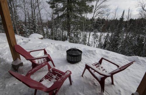Chertsey House | Panoramic Lakefront Chalet with Hot Tub & Firepit