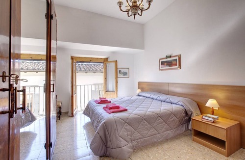 San Lorenzo Apartment | Panoramic Last-Floor with Elevator Historic Center 200 meters from Duomo WIFI