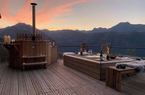 Azet Ski Chalet | Panoramic Lodge Chalet – Luxury, Pyrenees View, 12 People, Sauna, Nordic Bath & Premium Services