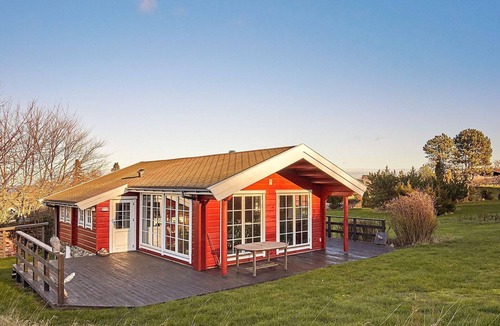 Sandvig House | Panoramic Log Cabin in Sandvig-By Traum
