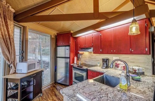 Unaka Cottage | Panoramic Mountain and Lake View