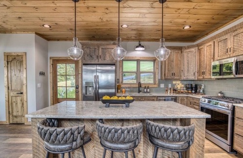 East Ellijay Cabin | Panoramic Mountain & Sunset View · 3 King Suites · Sauna · XL Hot Tub · Fire Pit