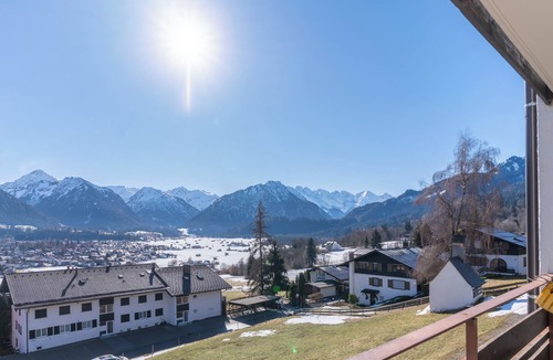 Oberstdorf Apartment | Panoramic Mountain Views, Spacious Sauna, Dogs Welcome, Alpenjuwel 2 Oberstdorf