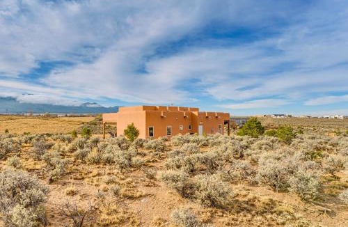 Taos House | Panoramic Mtn Views! Serene Gem in Ranchos De Taos