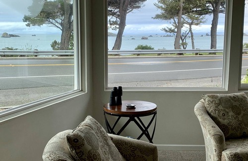 Crescent City North House | Panoramic Ocean Front View