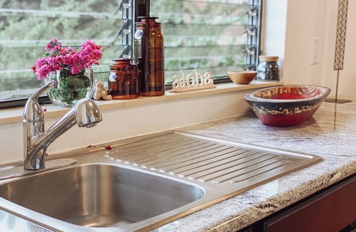 Kaneohe Bed & Breakfast | Panoramic Ocean & Mountain Views -we have FULL AVAILABILITY please message us.n