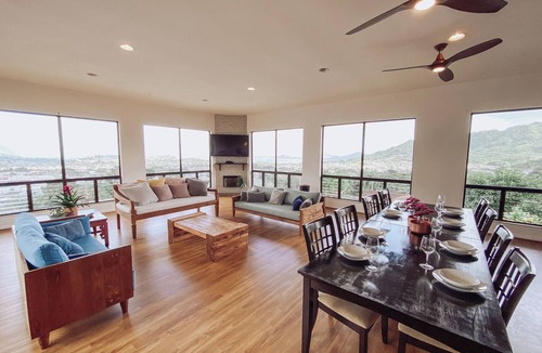 Kaneohe Bed & Breakfast | Panoramic Ocean & Mountain Views -we have FULL AVAILABILITY please message us.n