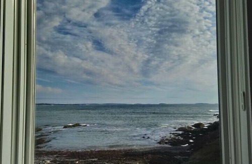 Pond Cove House | Panoramic Ocean Views, Private Beach, next to Portland.