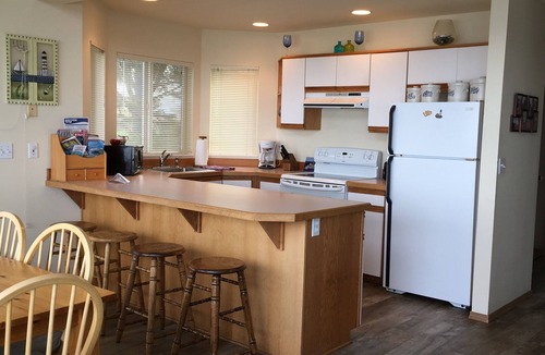 Beverly Beach House | Panoramic Ocean View! Amazing Sunsets! Whale Watching!