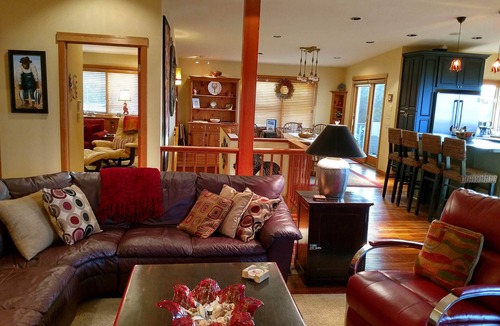 Arch Cape House | Panoramic Ocean View, less than 2 minute walk to beach - with hot tub