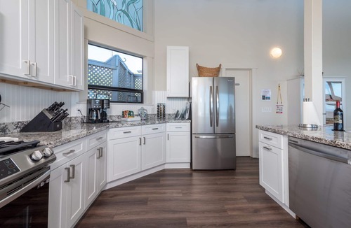 Manchester House | Panoramic Ocean Views - Private Beach - Dog Friendly - EV