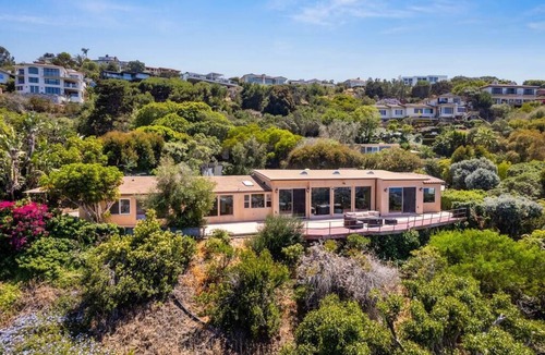 Hidden Valley Villa | PANORAMIC Ocean View 5BR Villa, Pool, Firepit, Gym