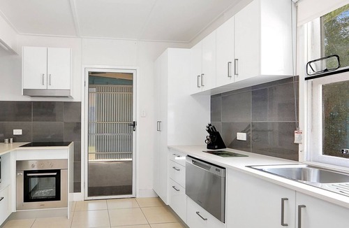 Woodgate House | Panoramic Ocean Views with Privacy