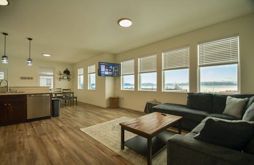 Kachemak Cabin | Panoramic Ocean Views! Peak Season Openings!