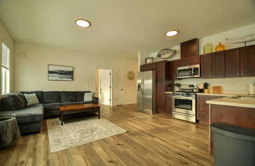Kachemak Cabin | Panoramic Ocean Views! Peak Season Openings!